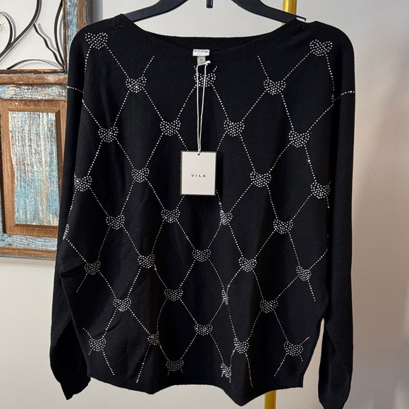 VILA Sweaters - VILA Black crew neck Sweater with Silver Accents NWT M